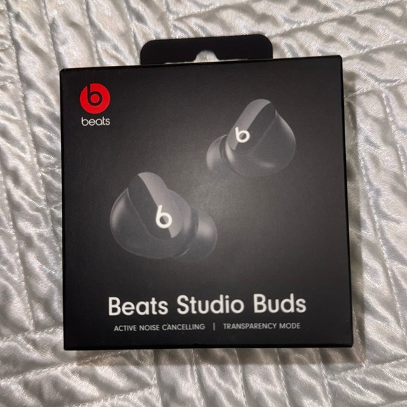 BNIB Beats by Dre Studio Buds (Wireless Bluetooth
Earbuds, BLACK) - Picture 2 of 3
